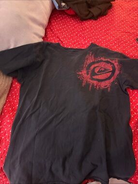 Quiksilver' Black Tee with Red Logo